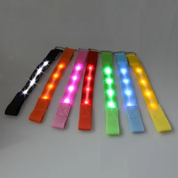 LED Kol Bandı Light Up Bilezikler Yanıp Sönen Spor Bileklik Karanlıkta Glow Parti Malzemeleri Doğum Günü Partisi İçin çocuk Günü